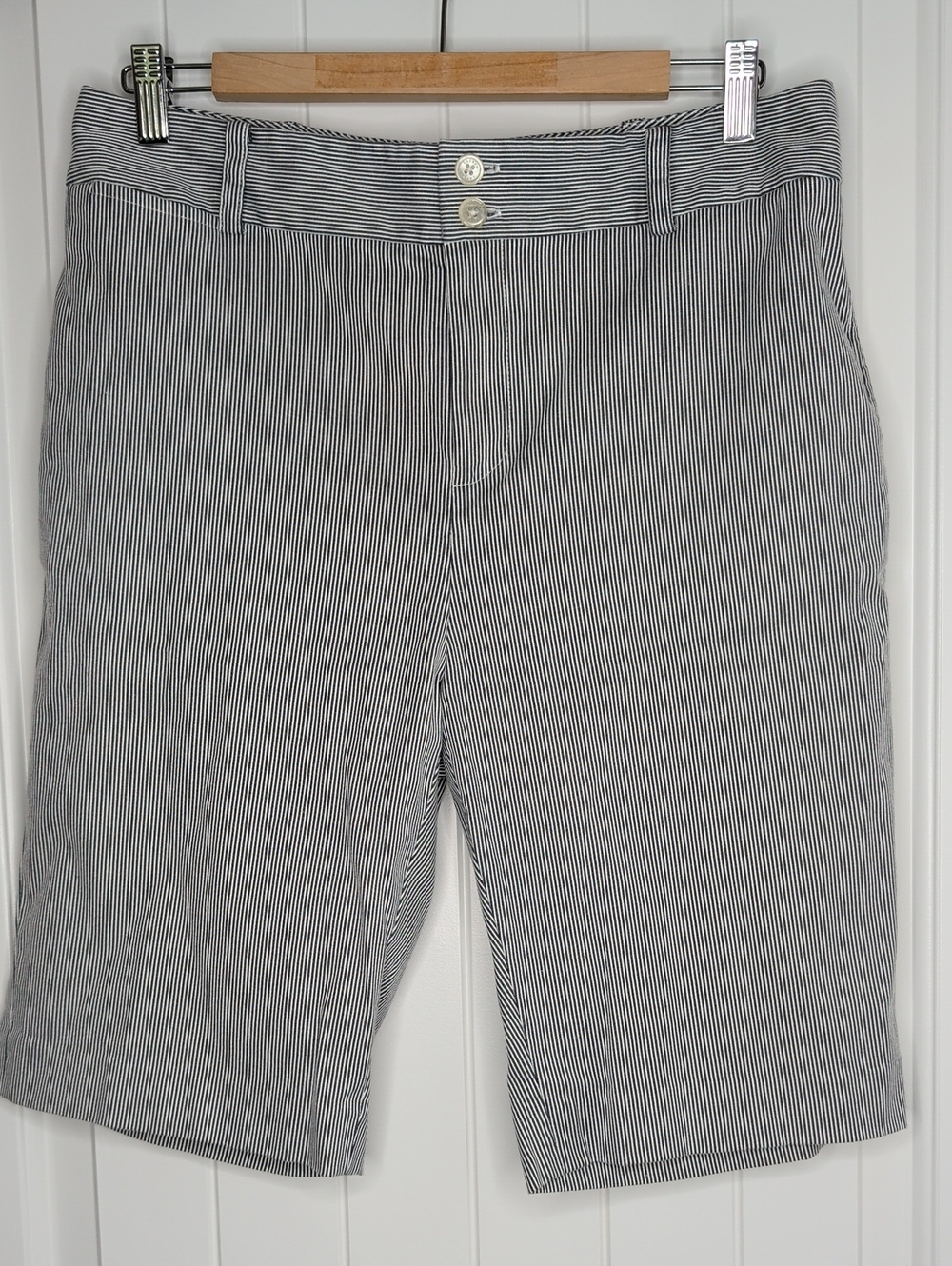 Lauren Ralph Lauren Blue & White Pinstripe Flat-Front Shorts Women's 10P Petite